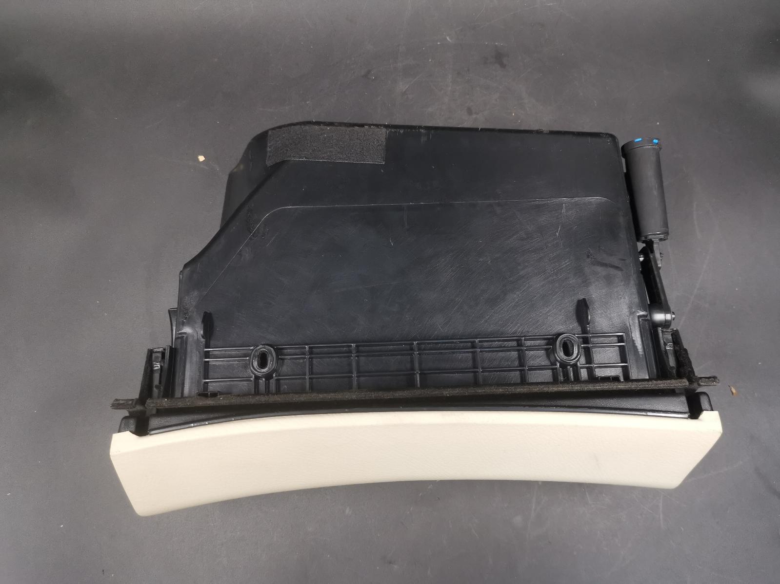 View Auto part Glove Box Mercedes S Class 2003
