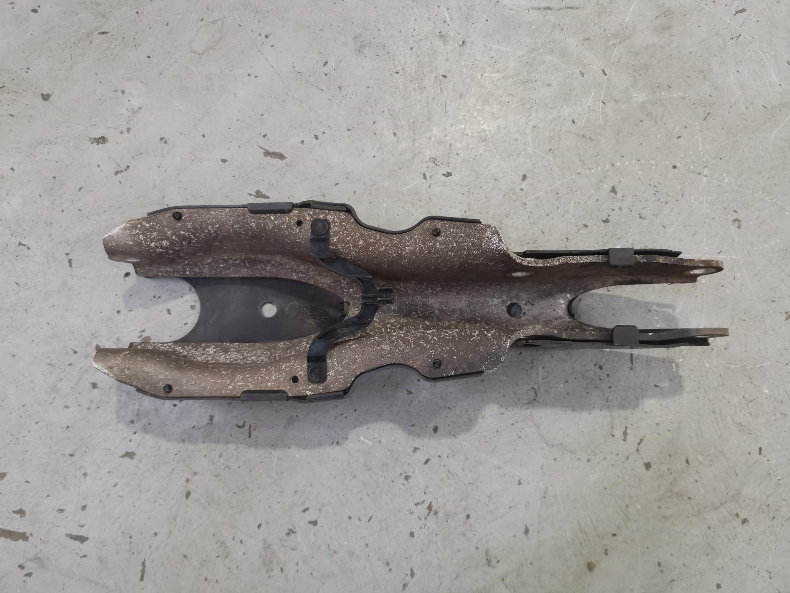 View Auto part Left Rear Trailing Arm Mercedes S Class 2003