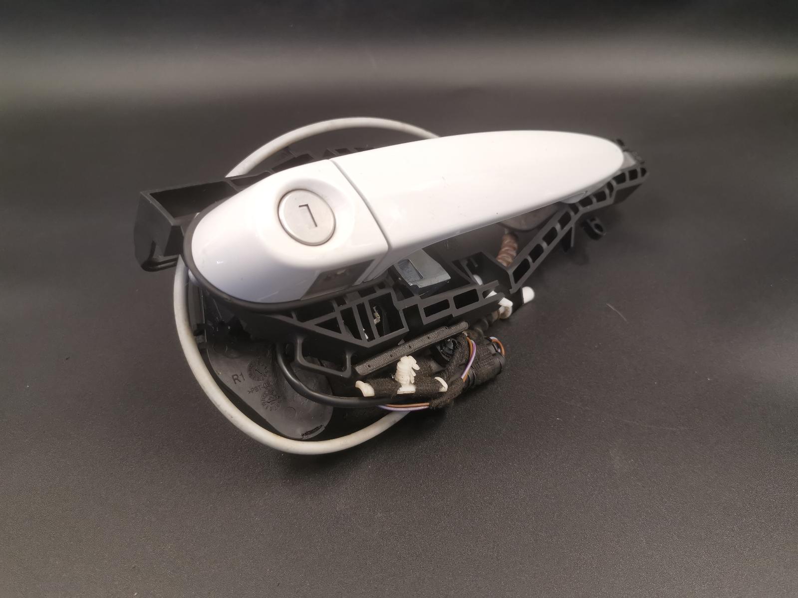 View Auto part Door Handle Bmw 1 Series 2013