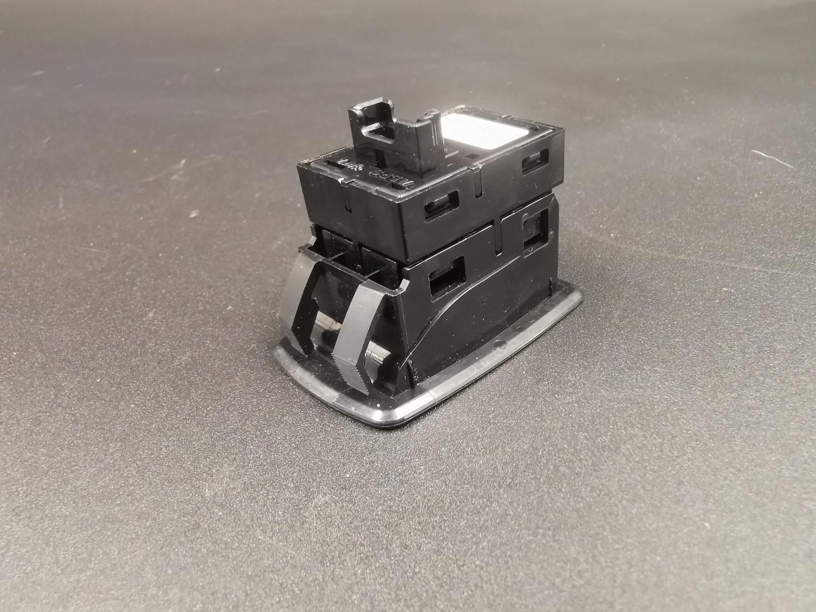 View Auto part Pwr Dr Wind Switch Bmw 1 Series 2013
