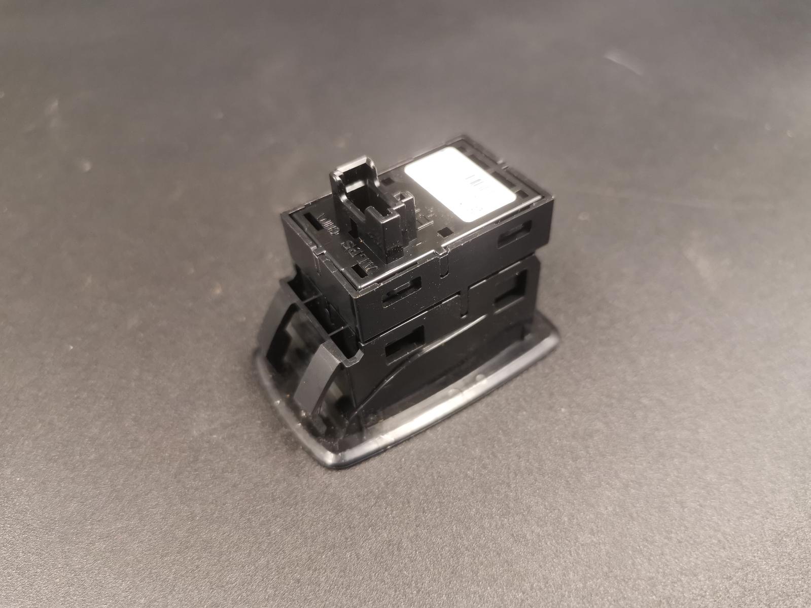 View Auto part Pwr Dr Wind Switch Bmw 1 Series 2013