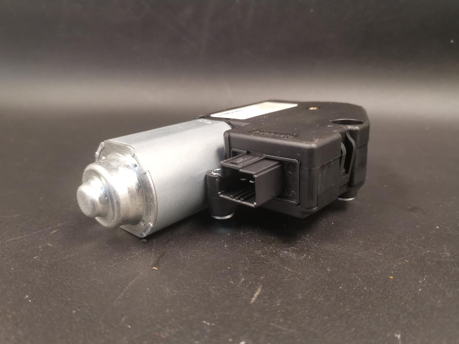 View Auto part Sunroof Motor Bmw 1 Series 2013