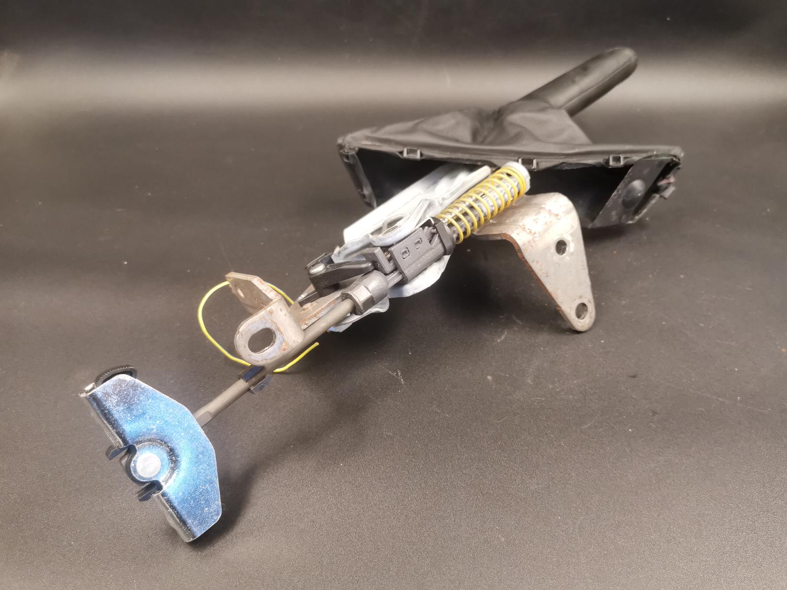 View Auto part Handbrake Lever Bmw 1 Series 2013