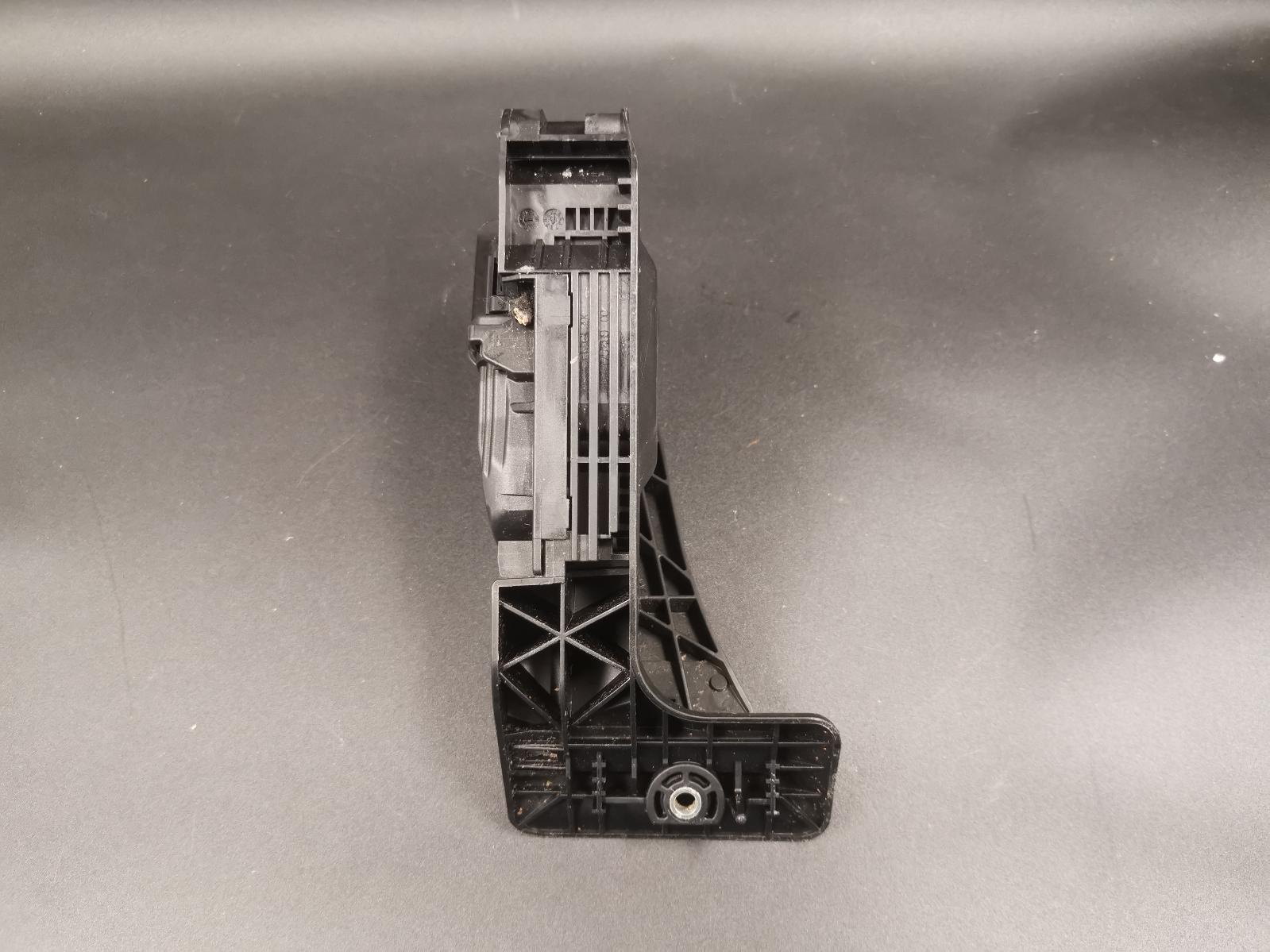 View Auto part Pedal Assembly Bmw 1 Series 2013