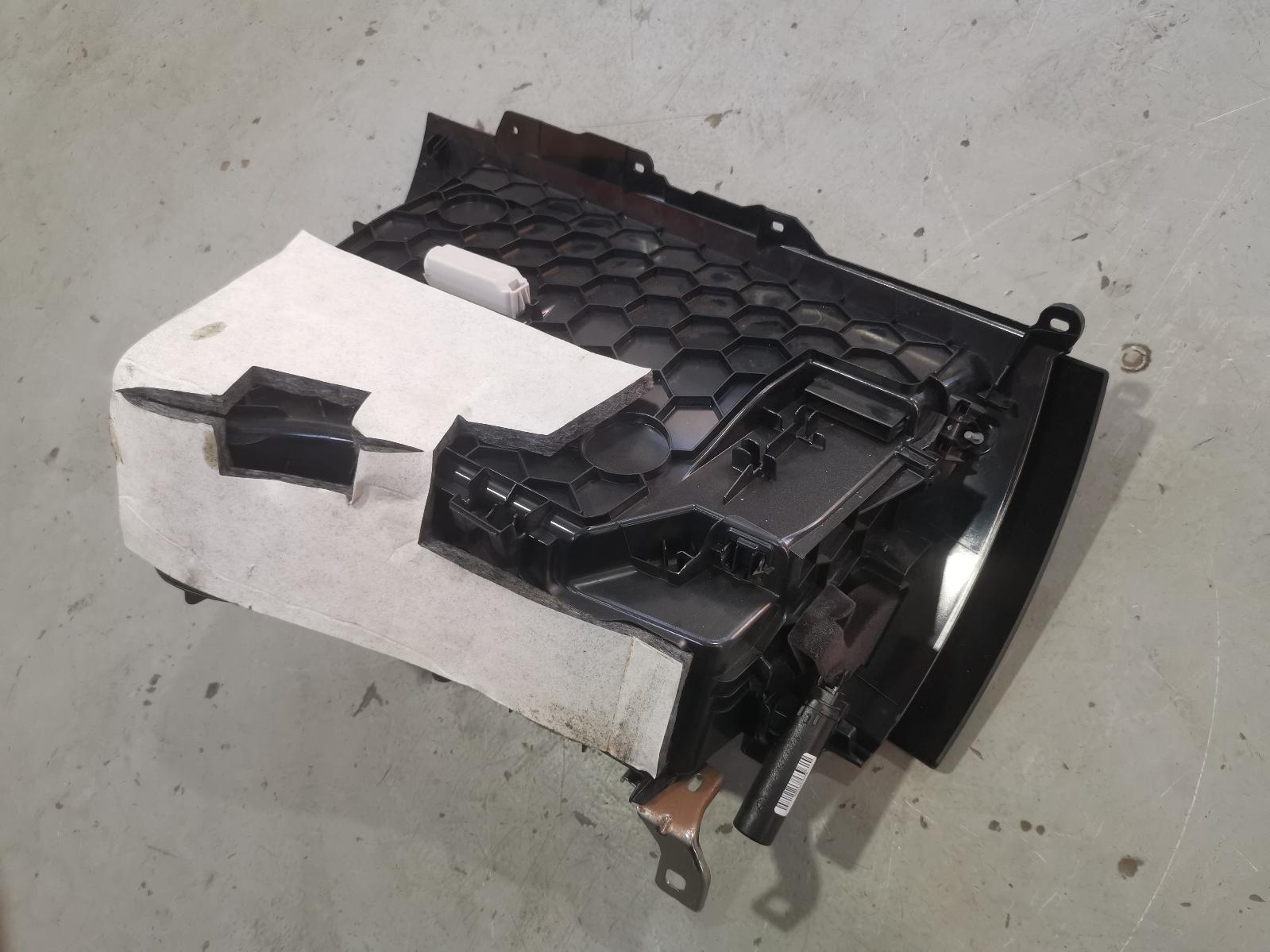 View Auto part Glove Box Bmw 1 Series 2013