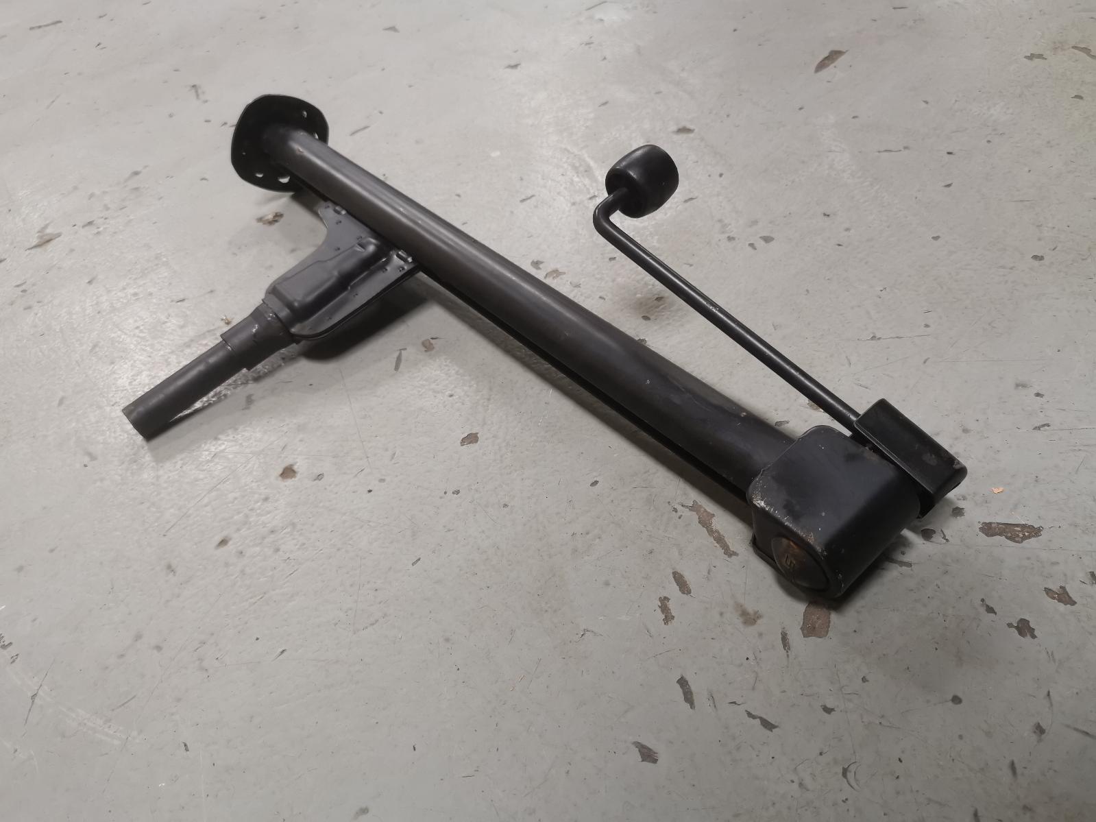 View Auto part Jack Mercedes S Class 2003