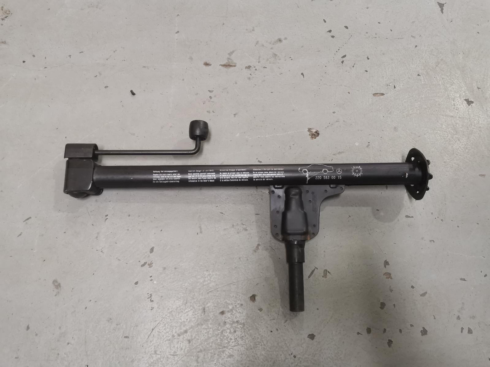 View Auto part Jack Mercedes S Class 2003