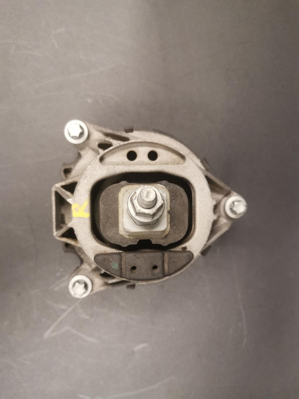 View Auto part Mount Bmw 1 Series 2013