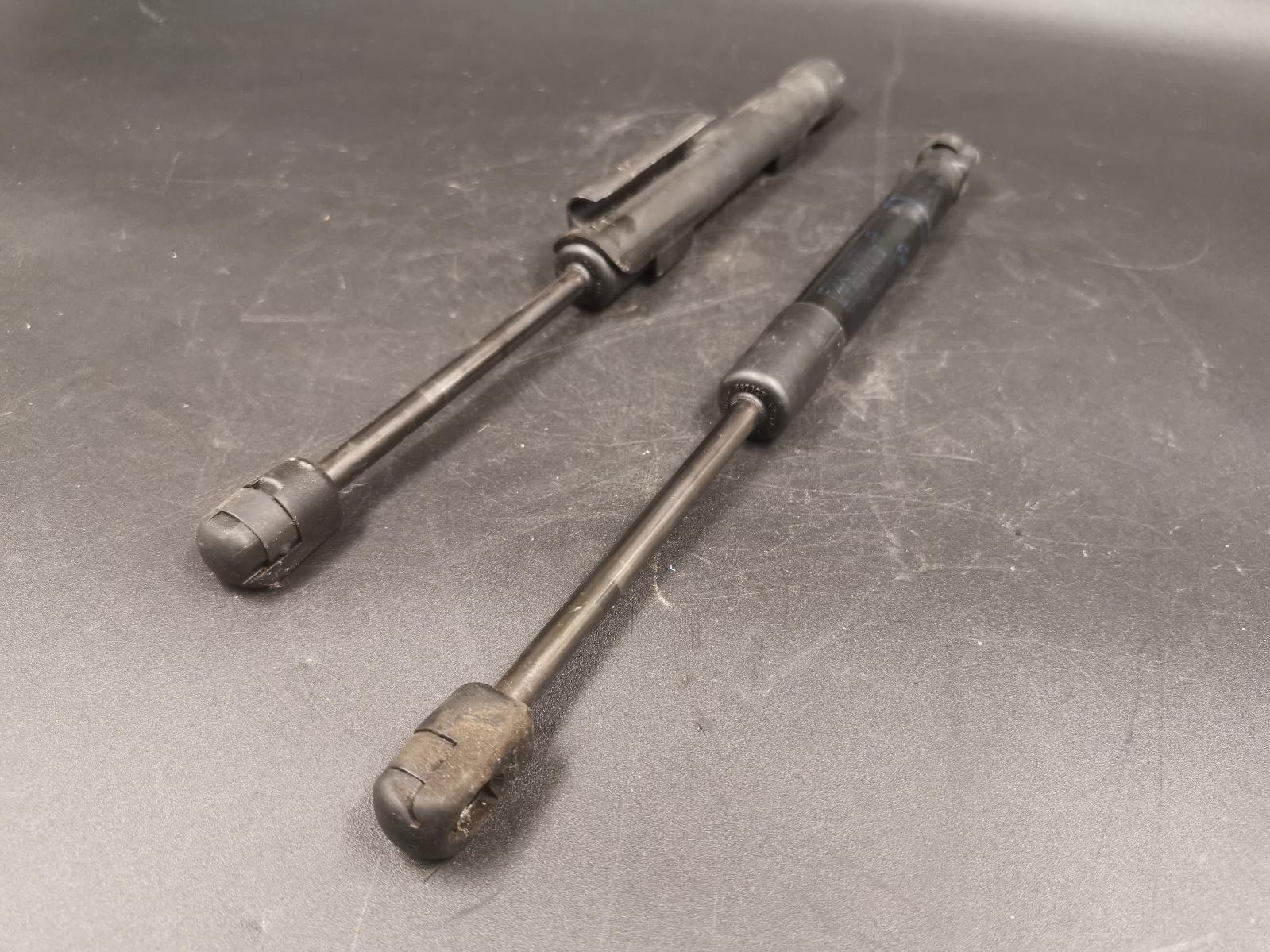 View Auto part Bonnet Hinge/Strut Bmw 1 Series 2013