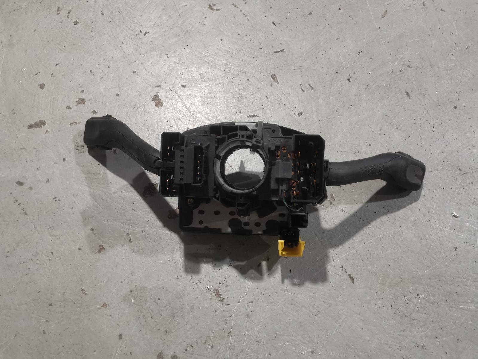 2002 Volkswagen Passat Combination Switch View Auto part Combination Switch Volkswagen Passat 2002