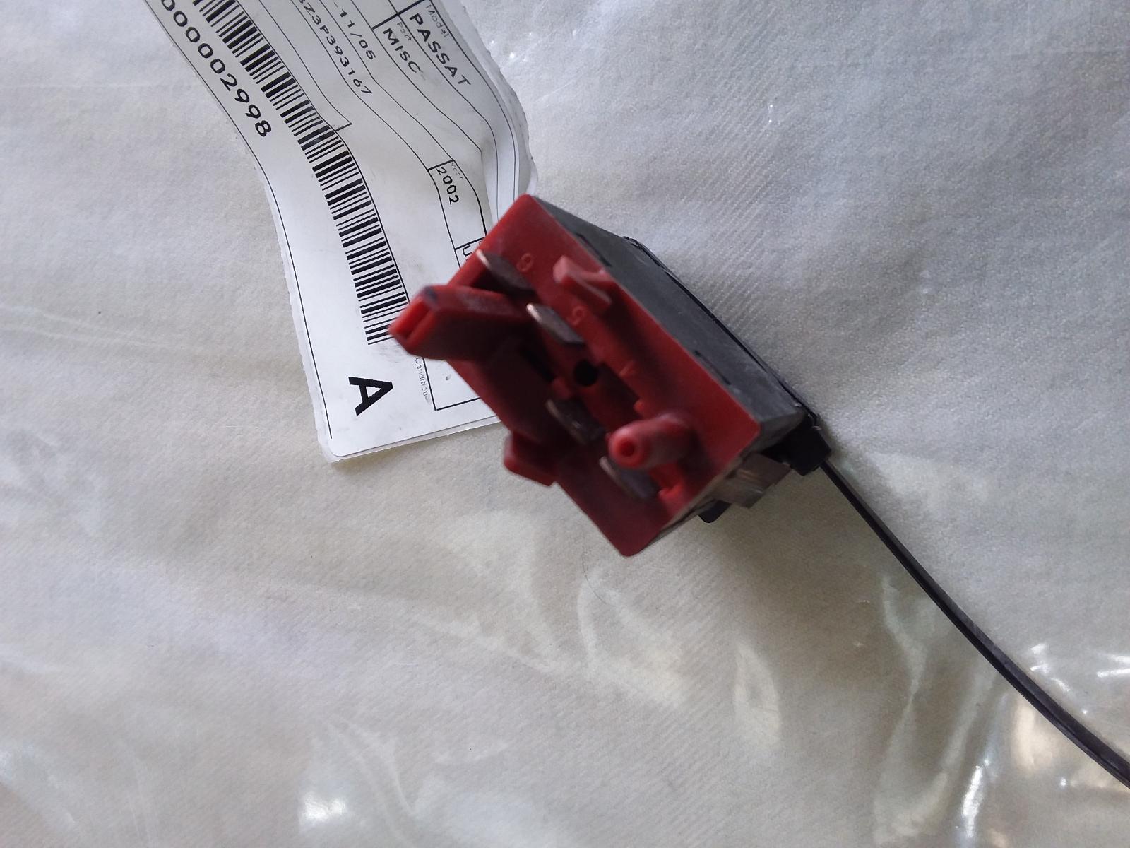 View Auto part Misc Switch/Relay Volkswagen Passat 2002